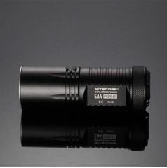NITECORE EA4 860 LUMEN EL FENERI(4XAA)