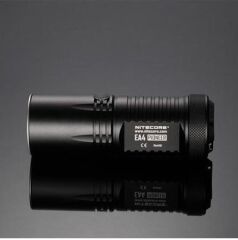 NITECORE EA4 860 LUMEN EL FENERI(4XAA)