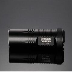 NITECORE EA4 860 LUMEN EL FENERI(4XAA)